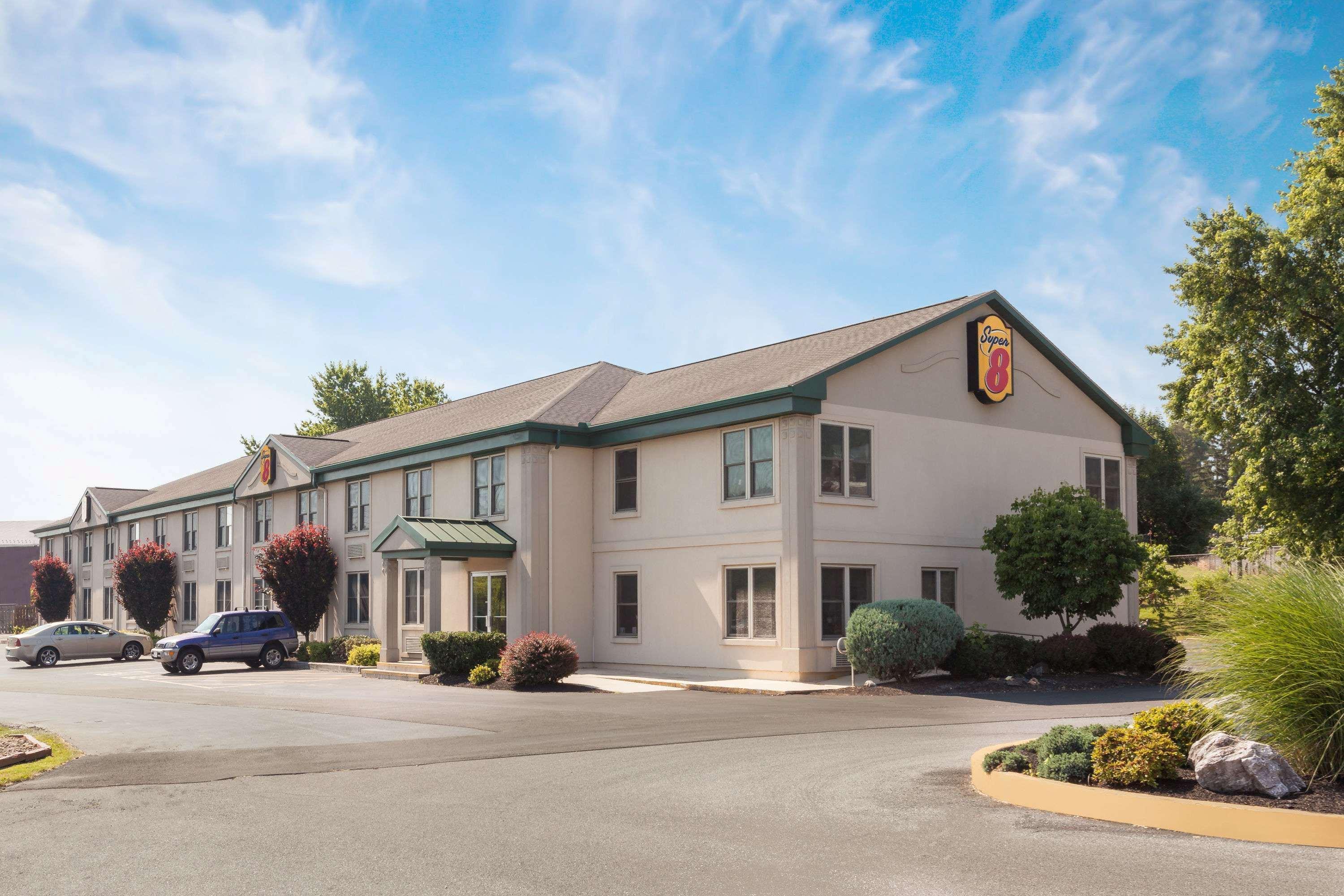 Super 8 By Wyndham Harrisburg Hershey West Exterior foto