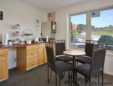 Super 8 By Wyndham Harrisburg Hershey West Restaurant foto